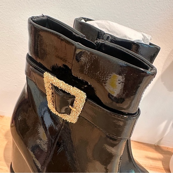 NEW Sam Edelman Black Patent Leather “Weslie” Heeled Boots Gold Buckle 7.5 - Picture 4 of 7